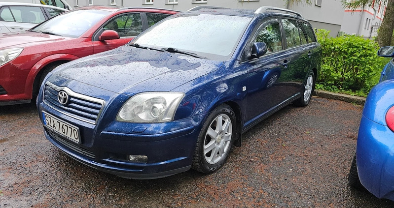 Toyota Avensis cena 13500 przebieg: 260000, rok produkcji 2005 z Katowice małe 211
